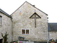 Ancienne grange de la maison du chapelain (actuel presbytère). Elle constitue la moitié du local « Amitié Saint-Martin ».