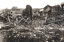 Petit clich&eacute; : Houffalize martyris&eacute;e