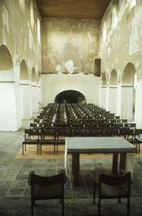 Visage de l’intérieur du sanctuaire peu après les plus gros travaux (septembre 1976). 